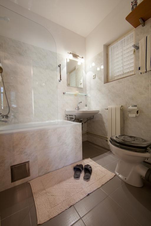 Villa Kamenica Komiža Szoba fotó